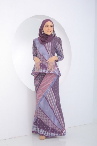 Ayana Kurung Batik in Mulberry